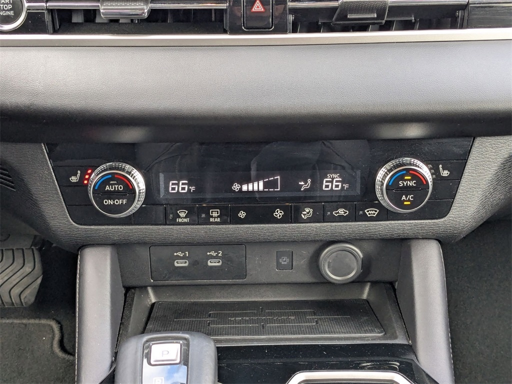 Thumbnail: 2025 Mitsubishi Outlander - 25