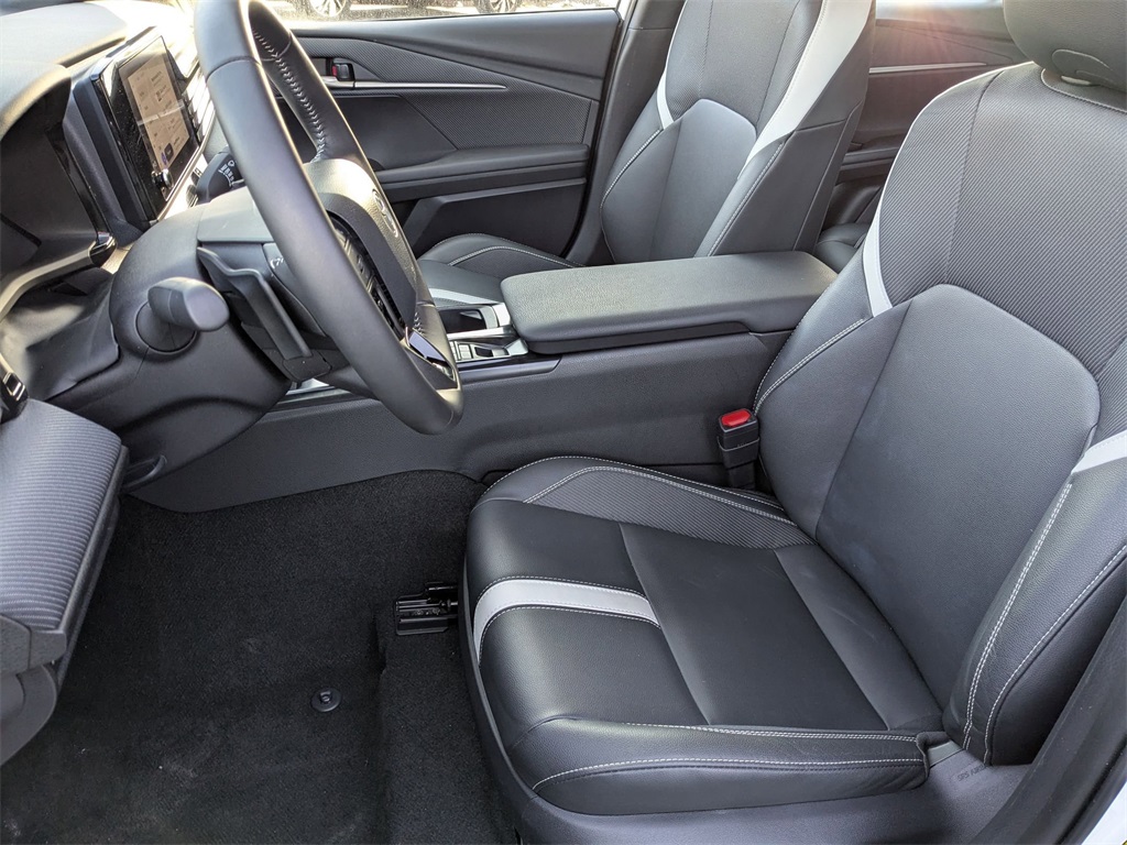 Thumbnail: 2025 Toyota Camry - 18