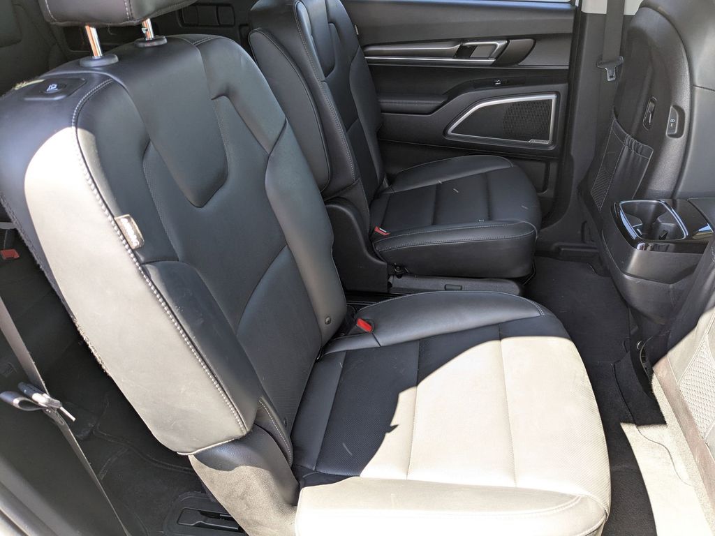 Thumbnail: 2025 Kia Telluride - 32