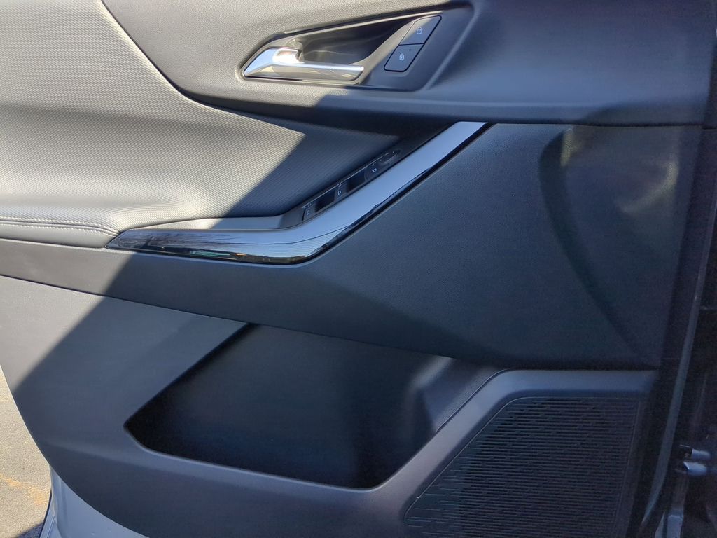 Thumbnail: 2025 Chevrolet Equinox - 11