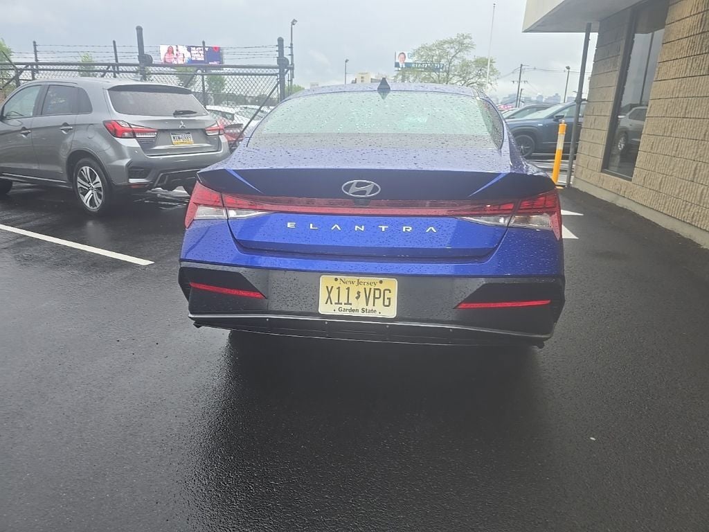 Thumbnail: 2025 Hyundai Elantra - 6