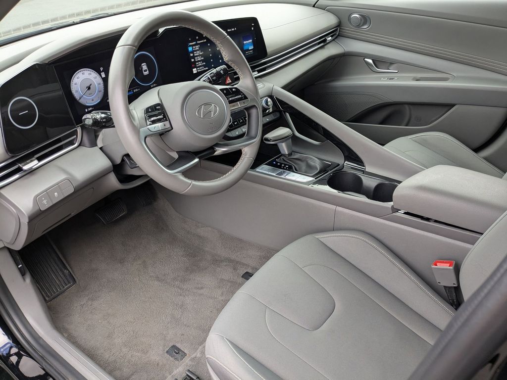 Thumbnail: 2025 Hyundai Elantra - 14