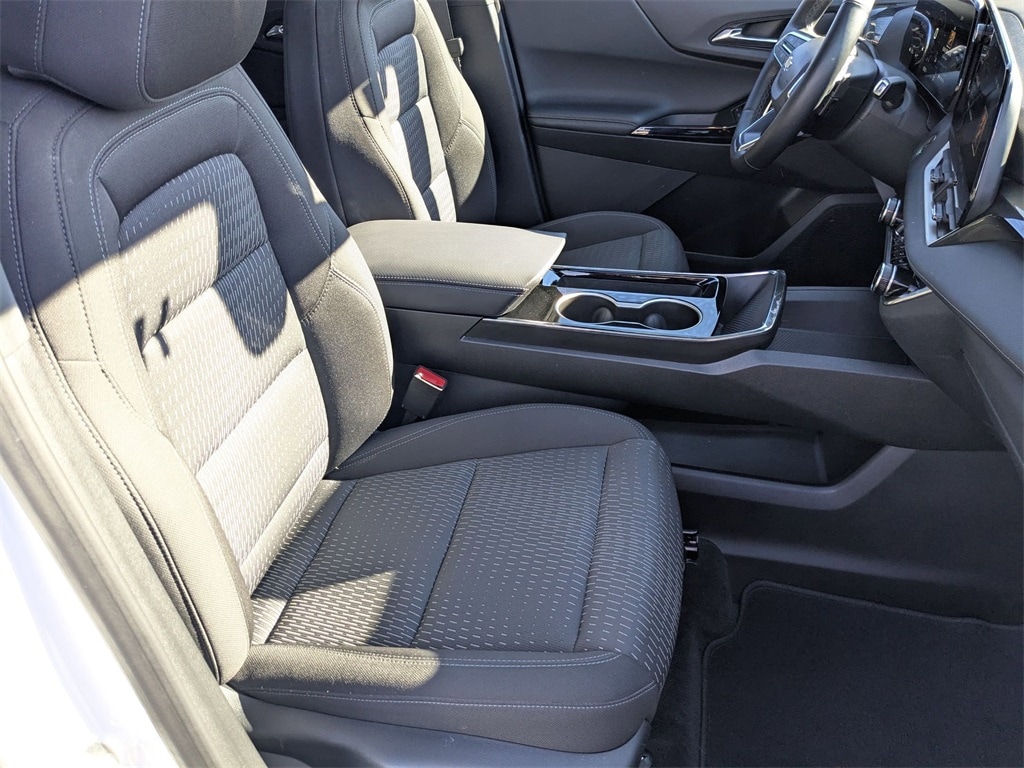 Thumbnail: 2025 Chevrolet Equinox - 38