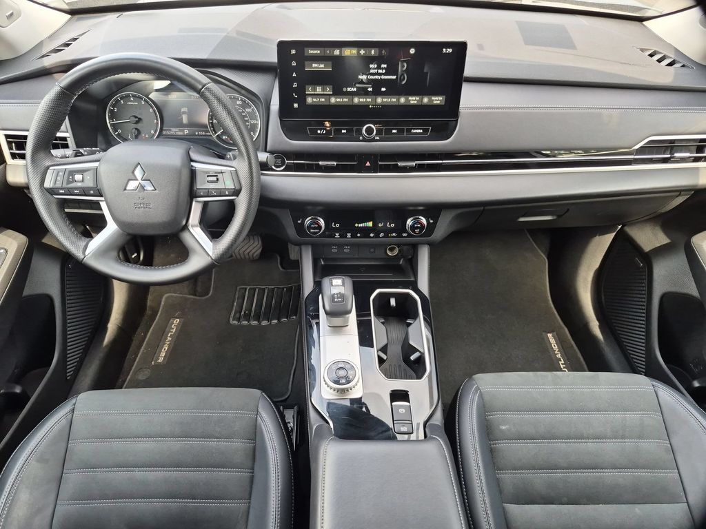 Thumbnail: 2025 Mitsubishi Outlander - 26