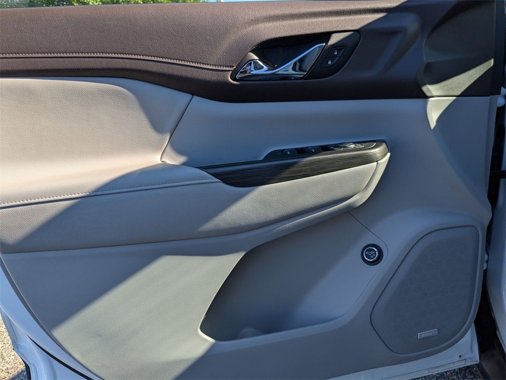 Thumbnail: 2023 GMC Acadia - 13