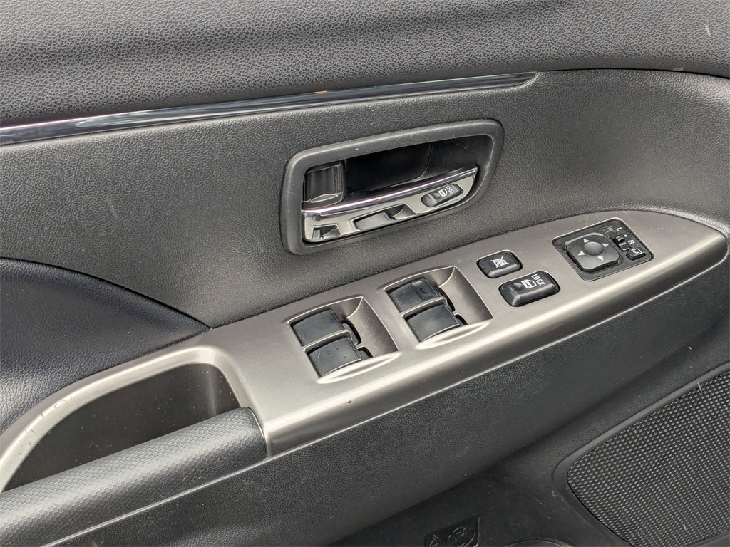 Thumbnail: 2024 Mitsubishi Outlander Sport - 14