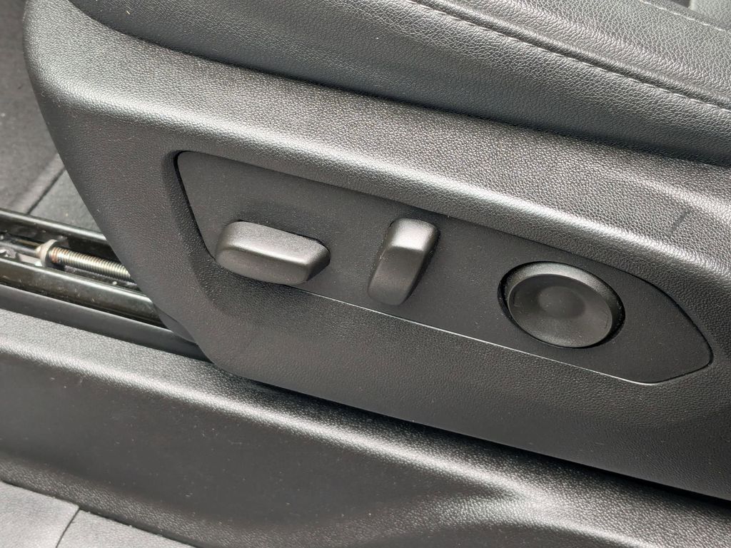 Thumbnail: 2025 Chevrolet Tahoe - 14