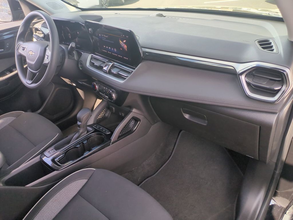 Thumbnail: 2025 Chevrolet TrailBlazer - 26