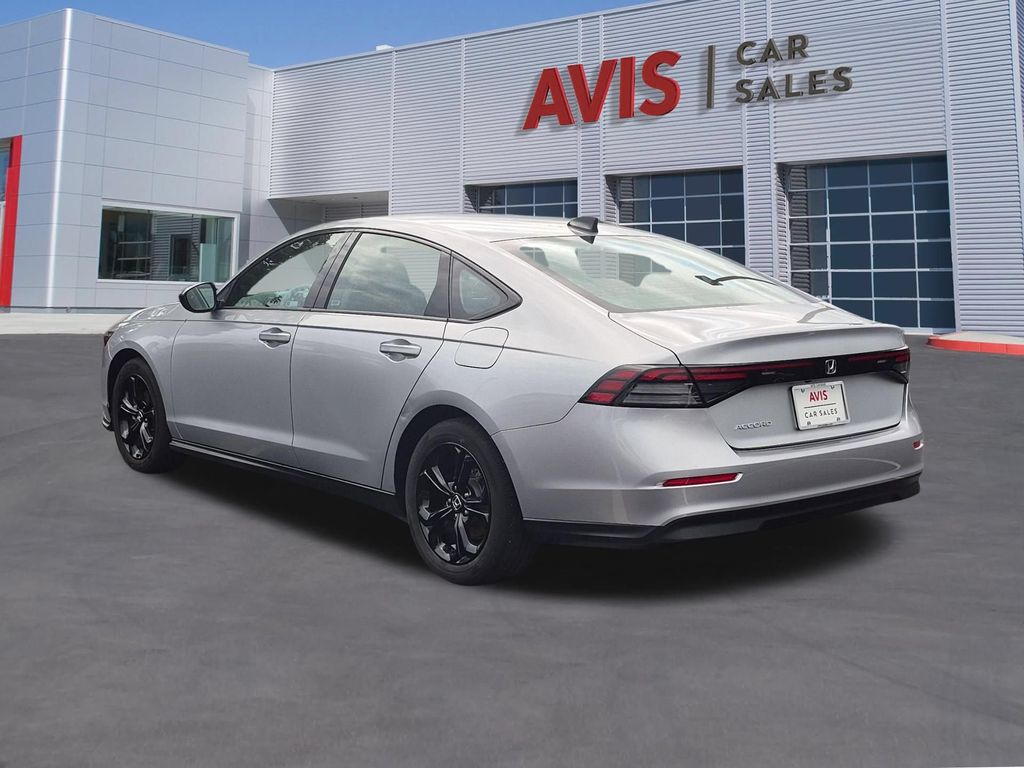 2025 Honda Accord SE - Photo 9