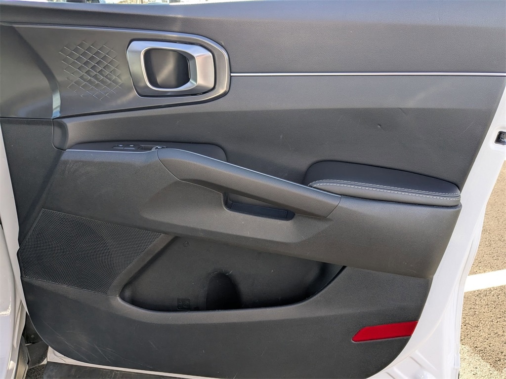 Thumbnail: 2024 Kia Sorento - 38