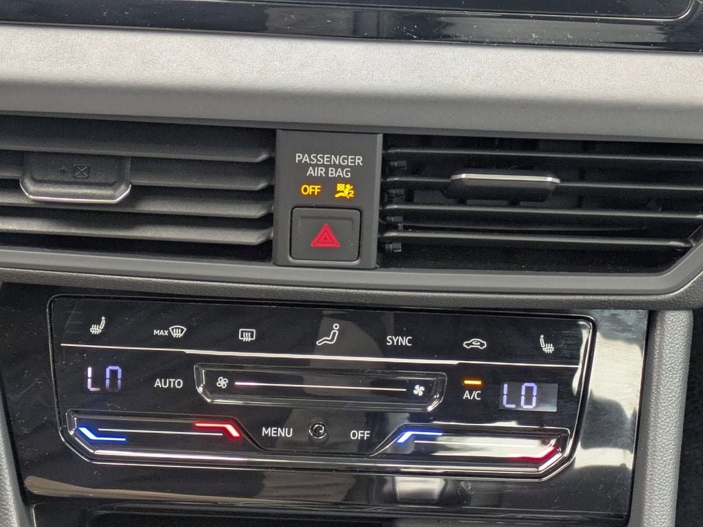 Thumbnail: 2025 Volkswagen Jetta - 26