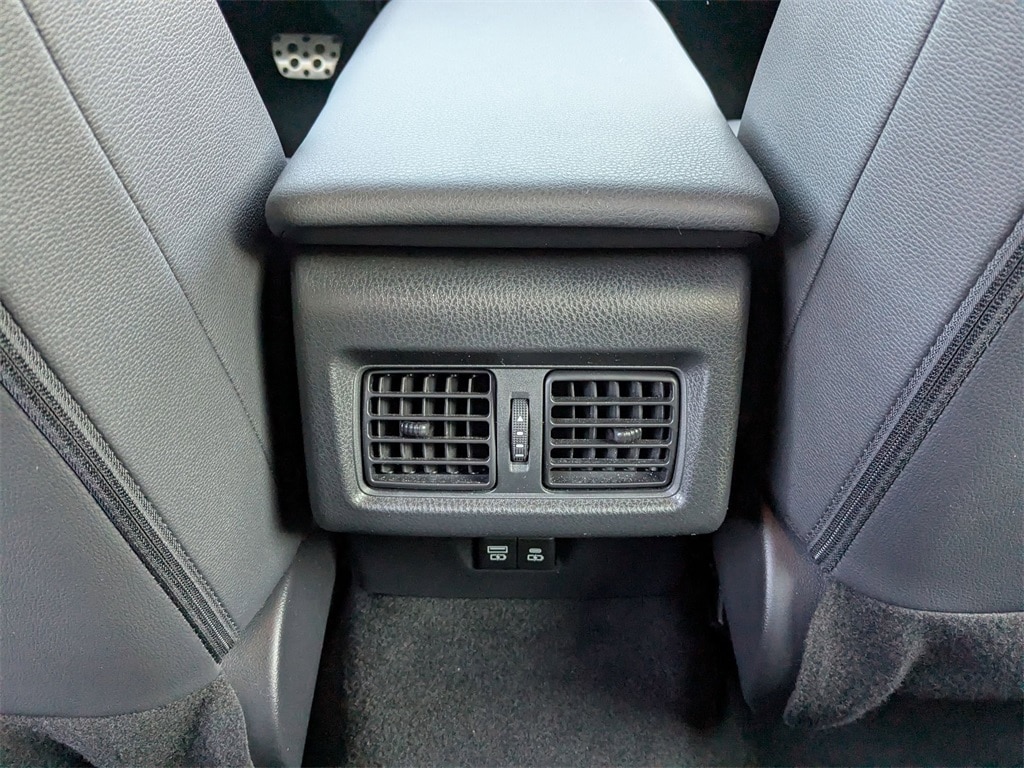 Thumbnail: 2025 Toyota Camry - 29