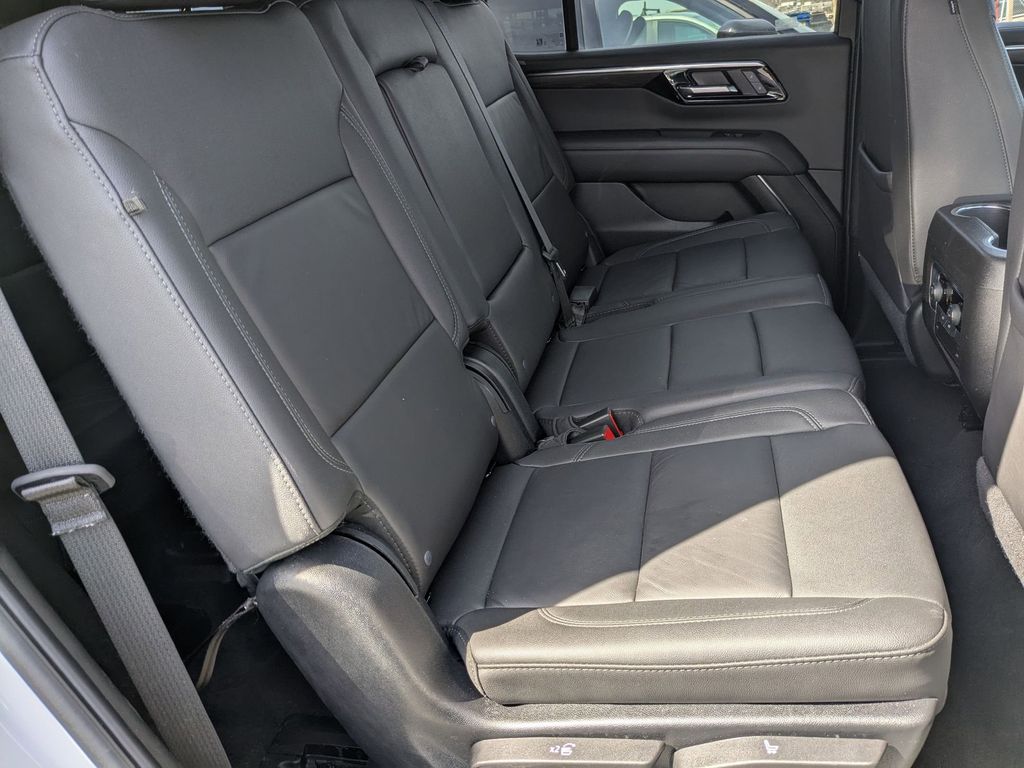 Thumbnail: 2025 Chevrolet Tahoe - 31