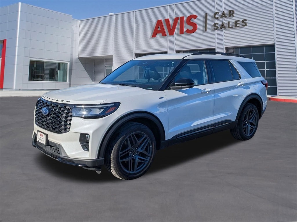 2025 Ford Explorer ST-LINE's photo