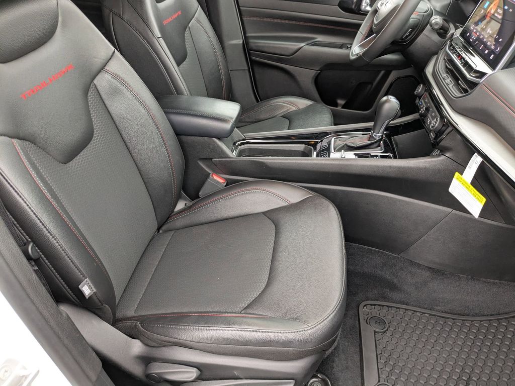 Thumbnail: 2025 Jeep Compass - 31