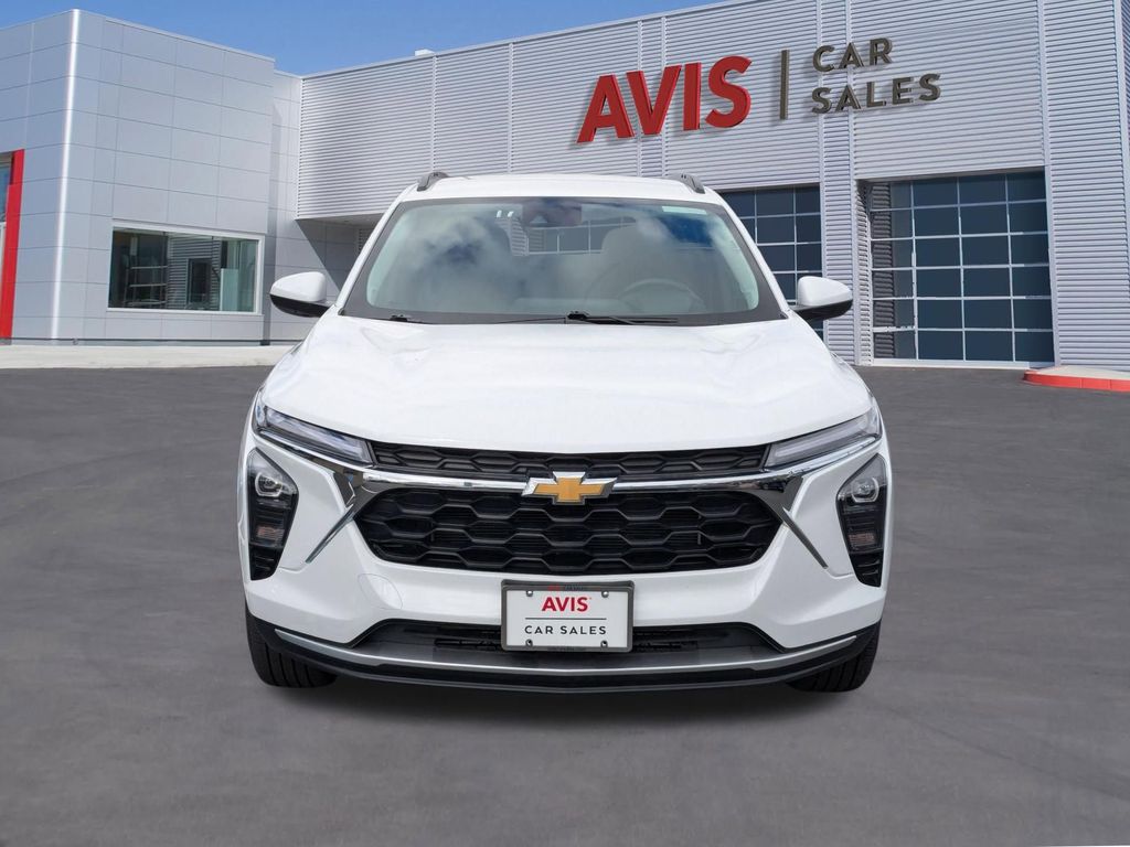 Thumbnail: 2025 Chevrolet Trax - 2