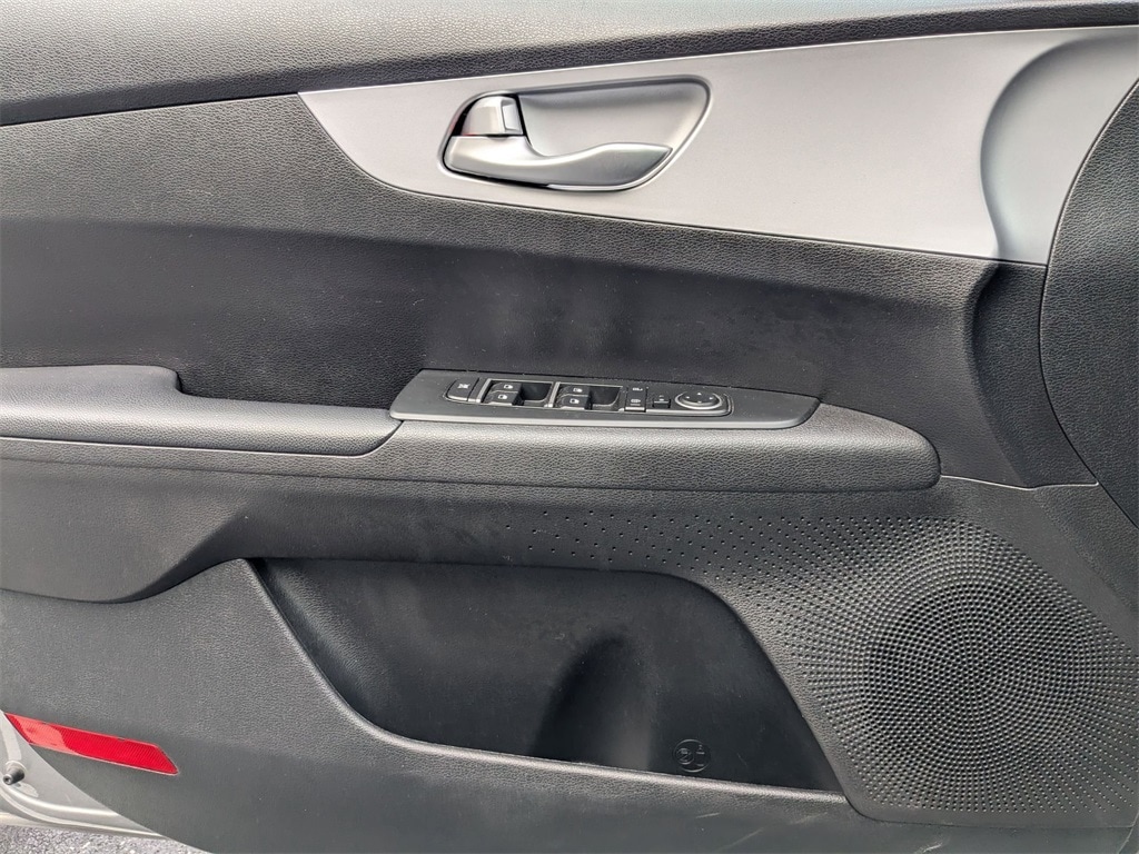 Thumbnail: 2024 Kia Forte - 13