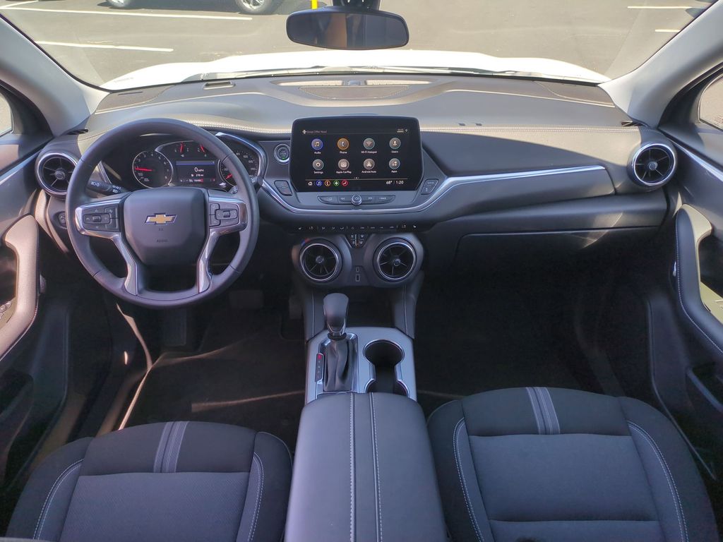 Thumbnail: 2025 Chevrolet Blazer - 21