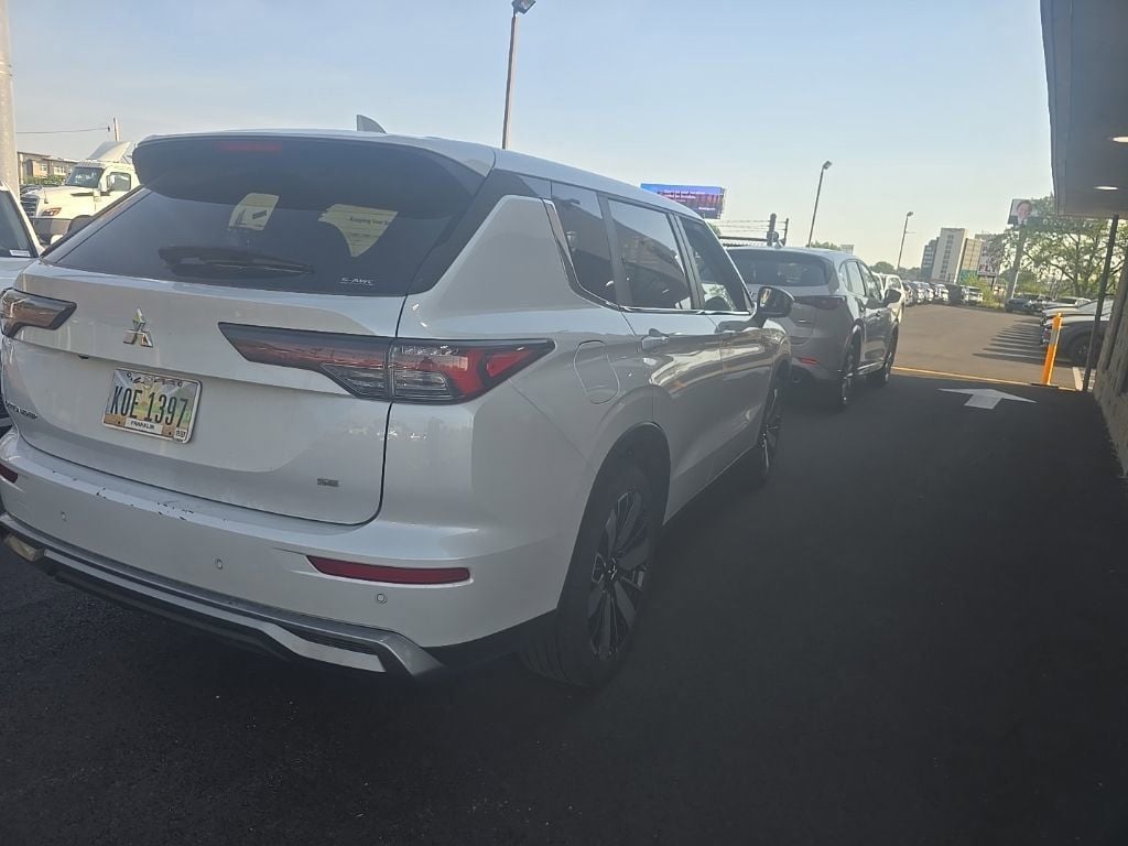 Thumbnail: 2025 Mitsubishi Outlander - 5