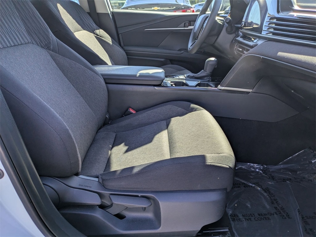 Thumbnail: 2025 Toyota Camry - 31