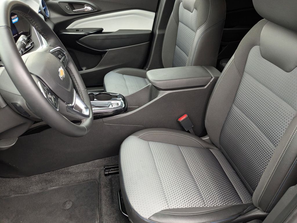 Thumbnail: 2025 Chevrolet Trax - 15