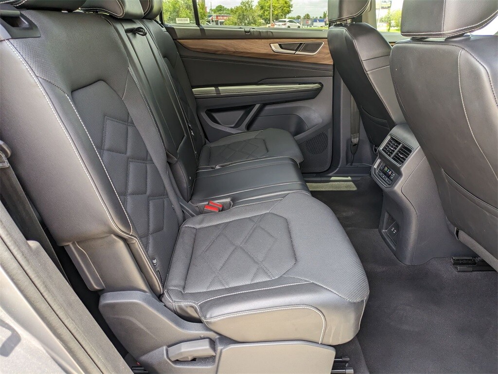 Thumbnail: 2024 Volkswagen Atlas - 30