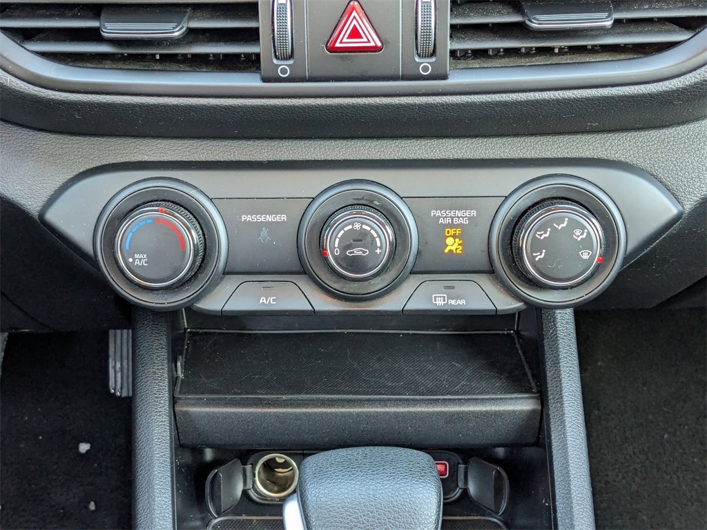 Thumbnail: 2024 Kia Forte - 21