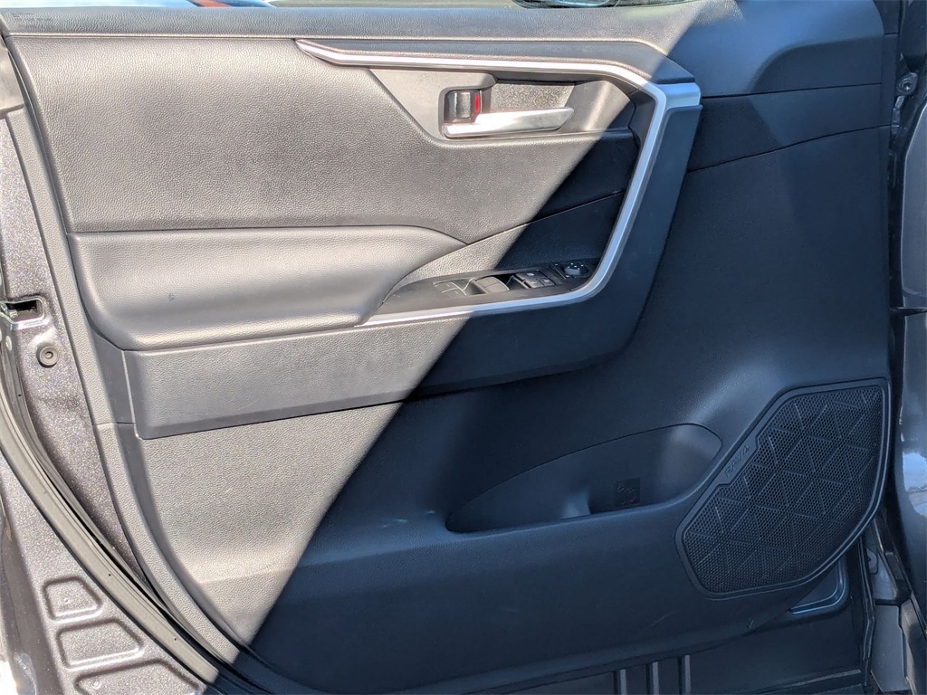 Thumbnail: 2025 Toyota RAV4 - 10