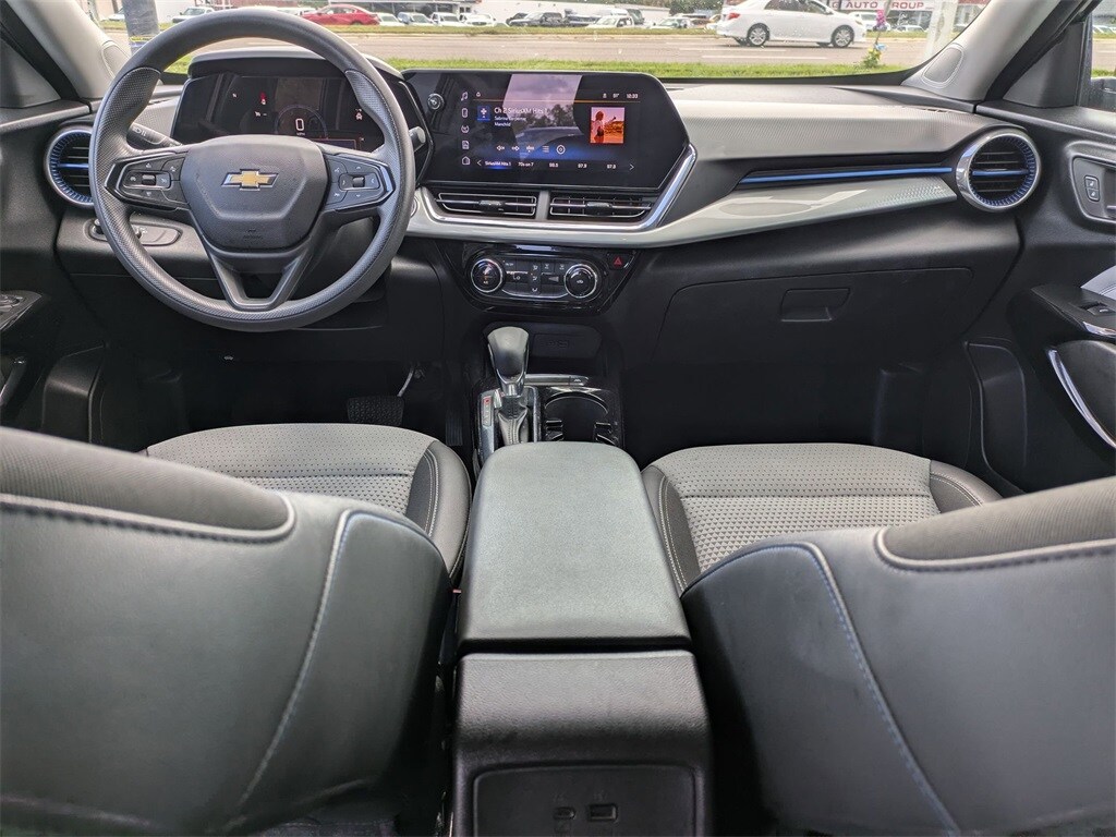 Thumbnail: 2024 Chevrolet Trax - 25