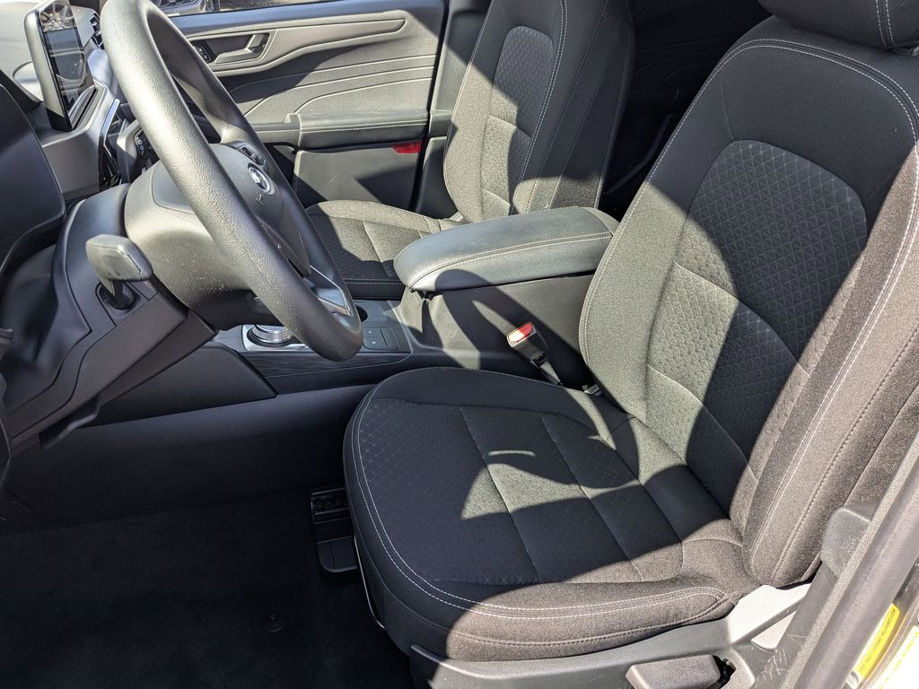 Thumbnail: 2025 Ford Escape - 15