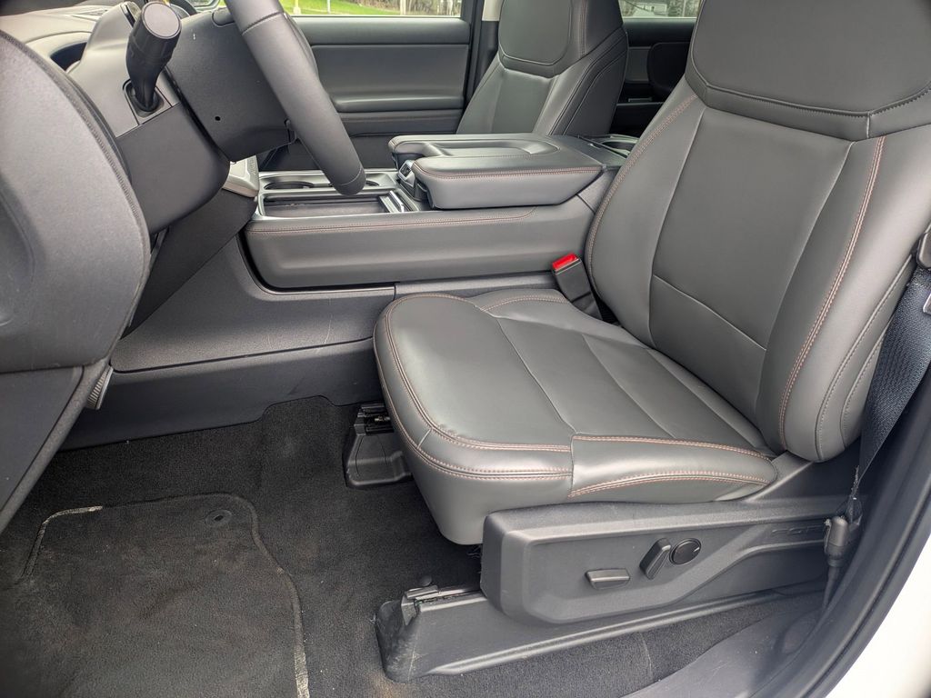 Thumbnail: 2025 Ford Expedition - 16