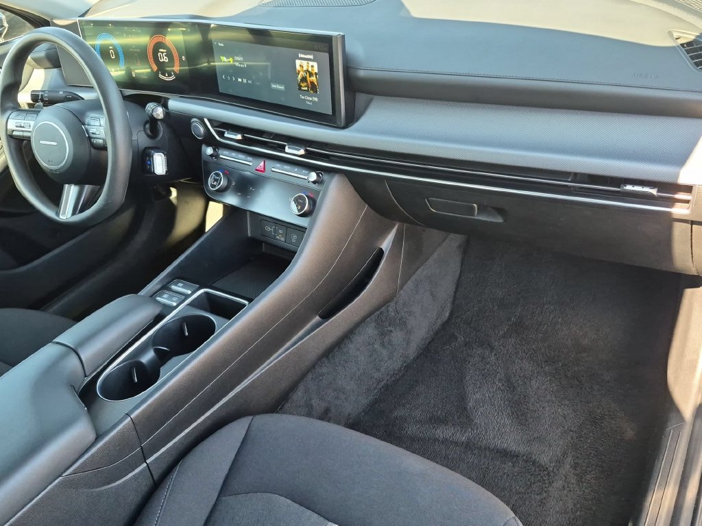 2025 Hyundai Sonata SEL - Photo 31