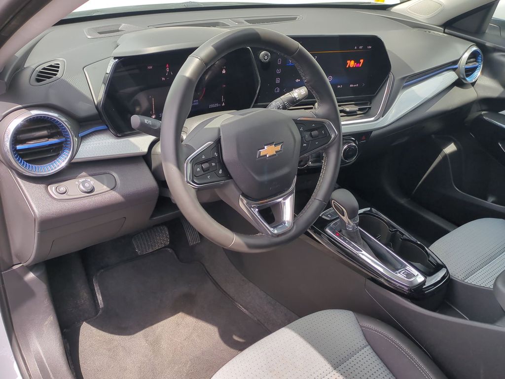 Thumbnail: 2025 Chevrolet Trax - 13