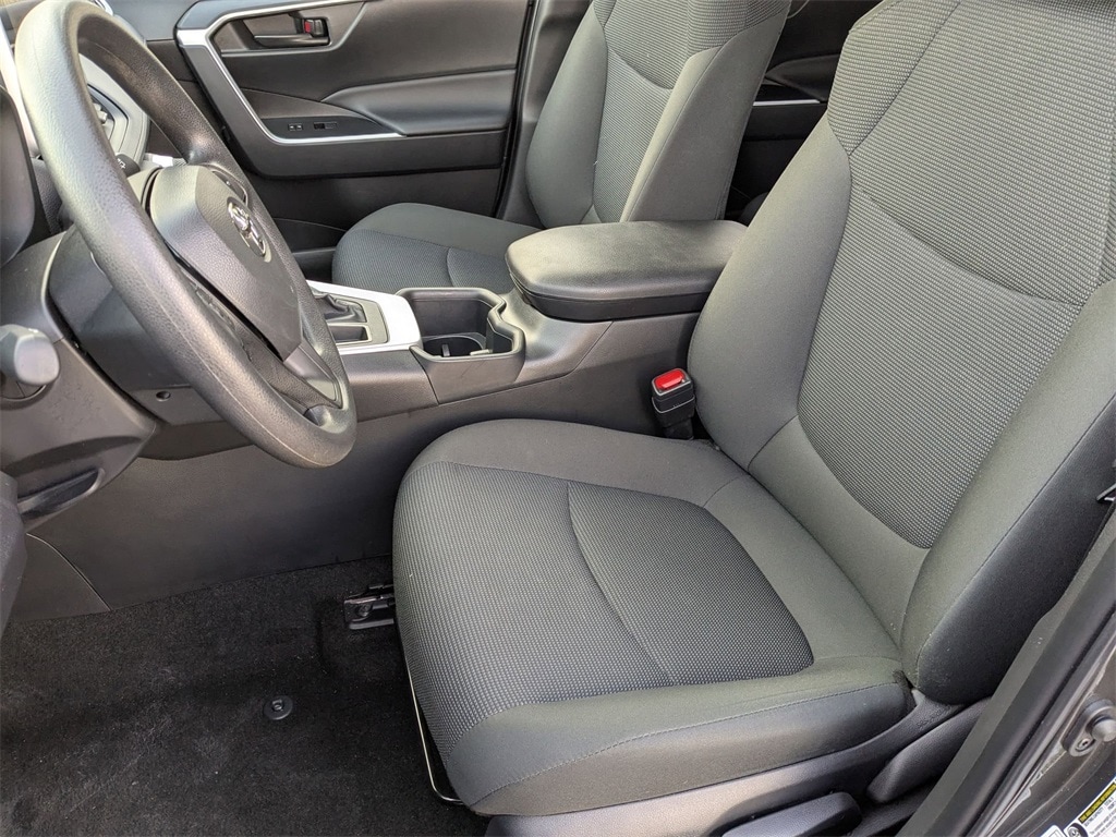 Thumbnail: 2025 Toyota RAV4 - 17