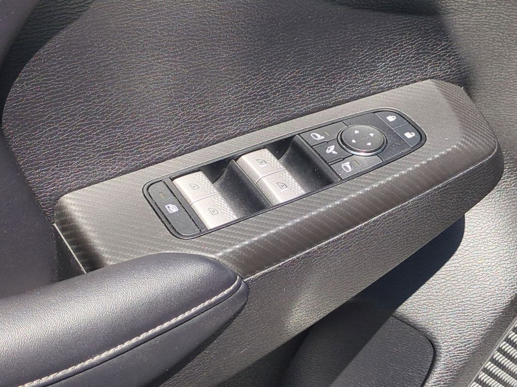 Thumbnail: 2025 Mitsubishi Outlander - 13