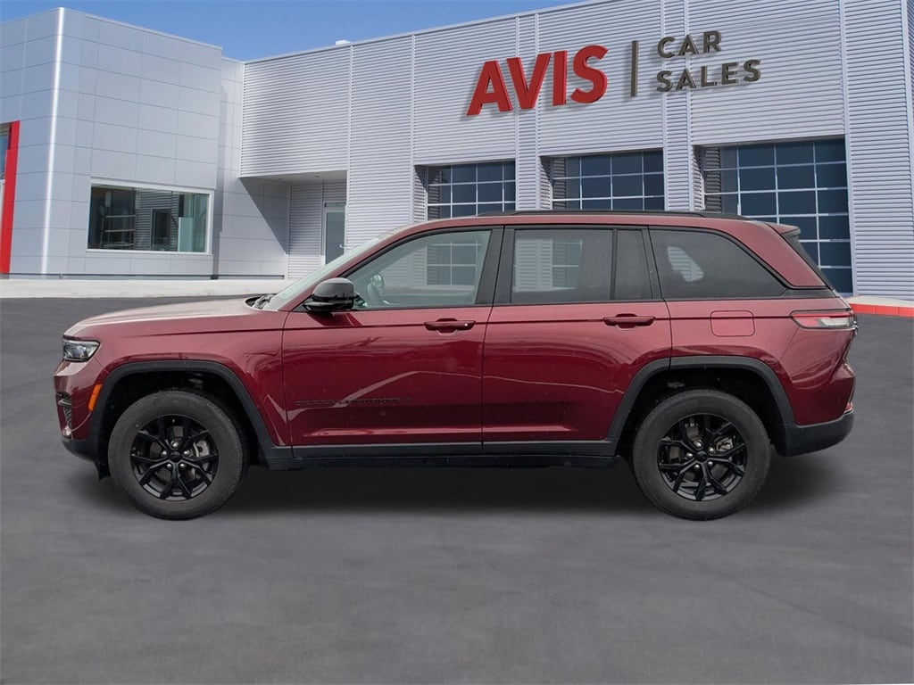 Used 2024 Jeep Grand Cherokee Altitude SUV