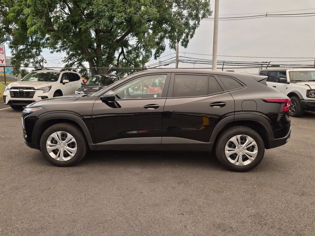 Thumbnail: 2025 Chevrolet Trax - 8