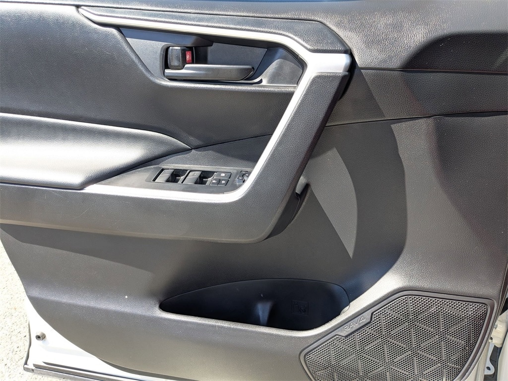 Thumbnail: 2024 Toyota RAV4 - 13