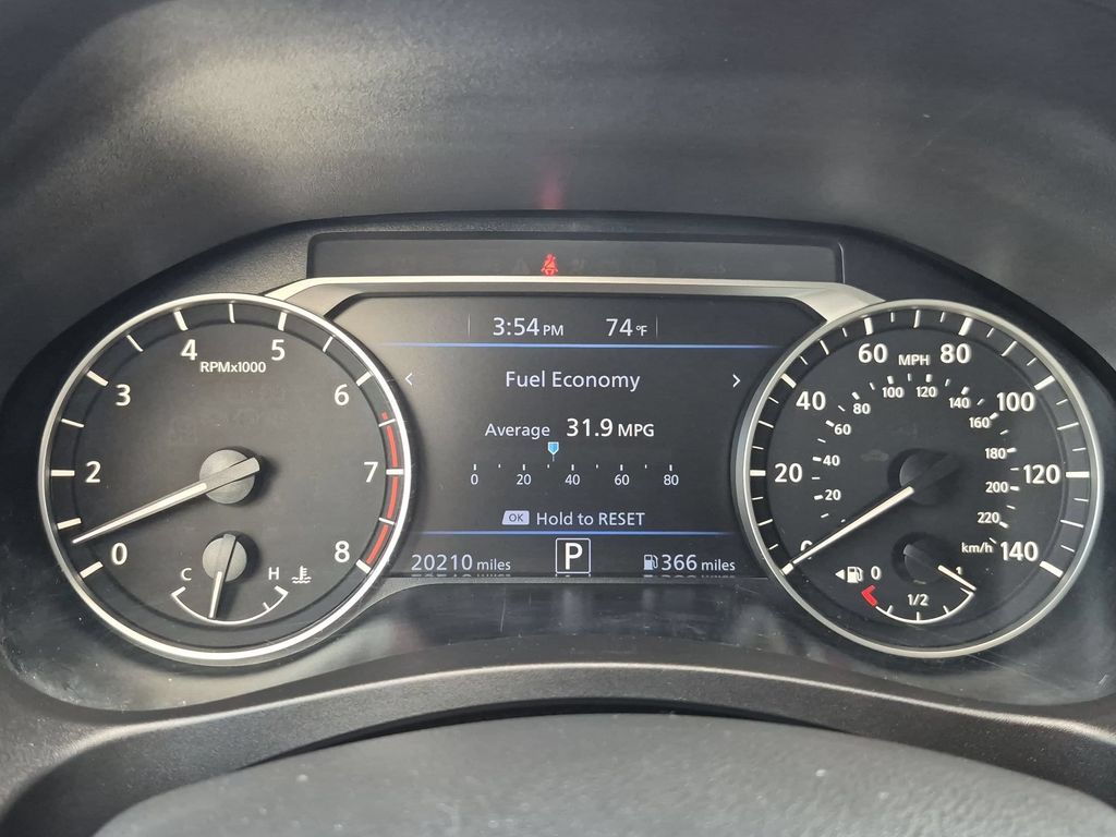 2025 Nissan Altima SR - Photo 16