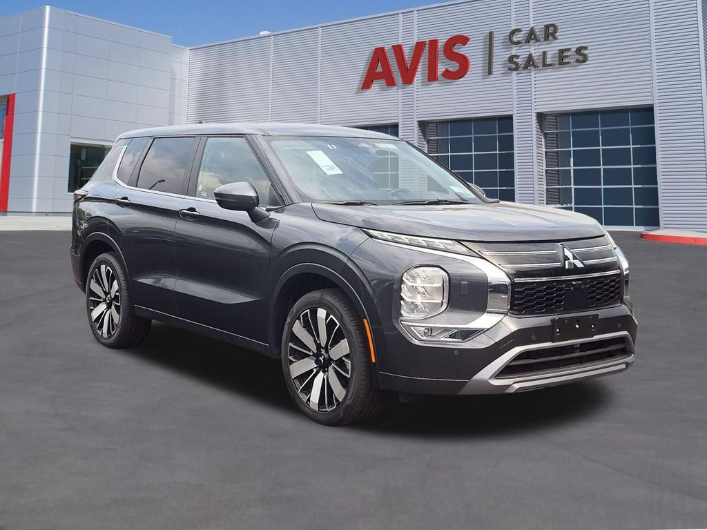 Thumbnail: 2025 Mitsubishi Outlander - 3