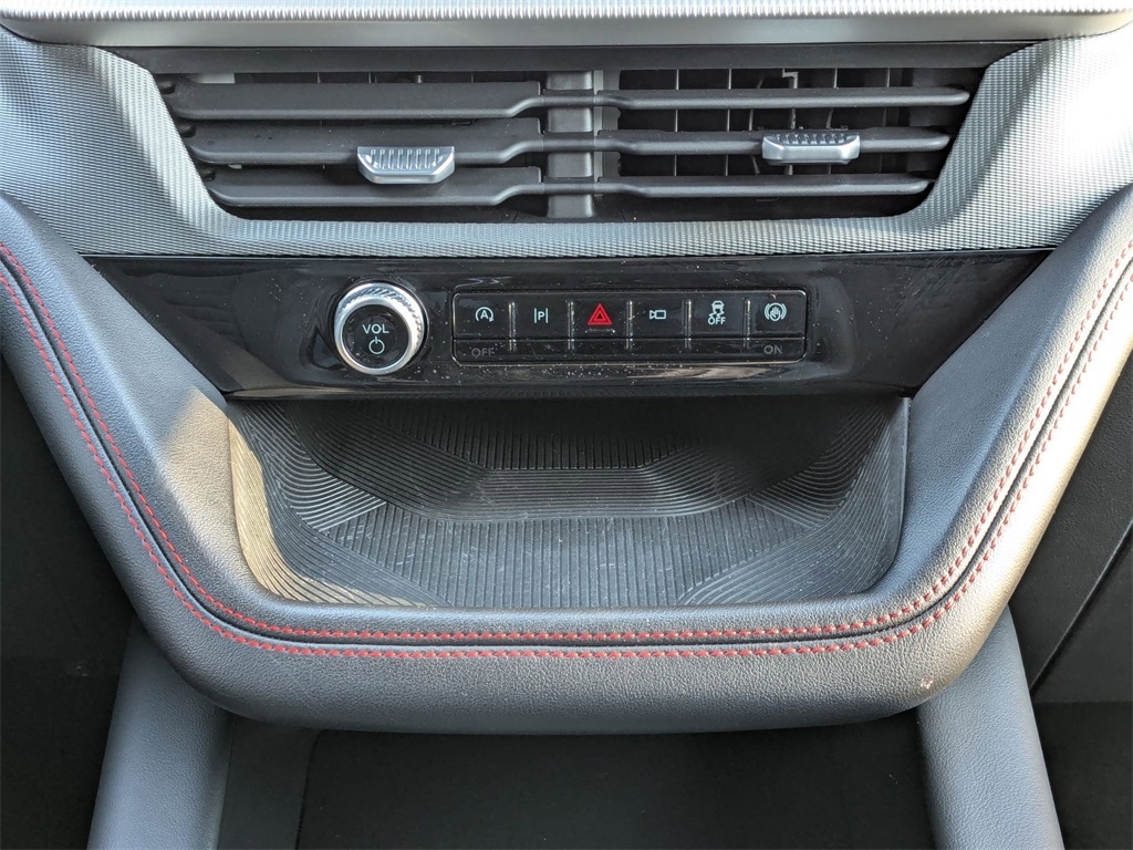 Thumbnail: 2025 Ford Explorer - 26