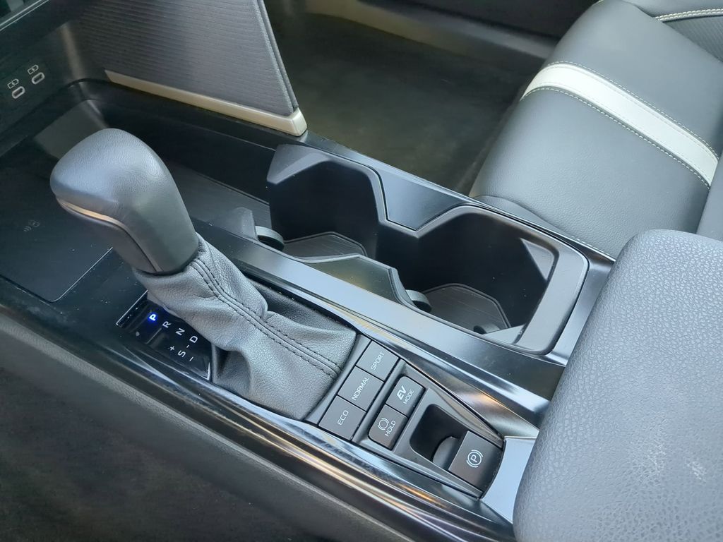 Thumbnail: 2025 Toyota Camry - 24