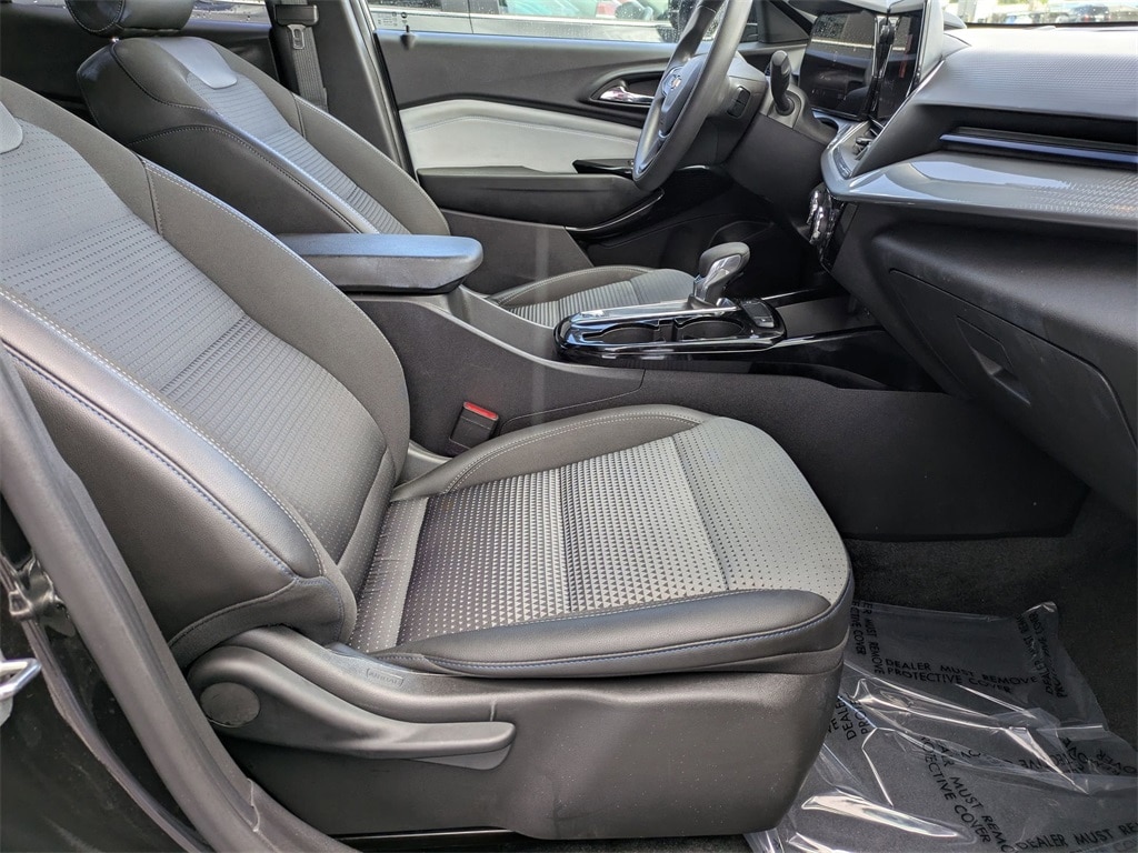 Thumbnail: 2024 Chevrolet Trax - 31