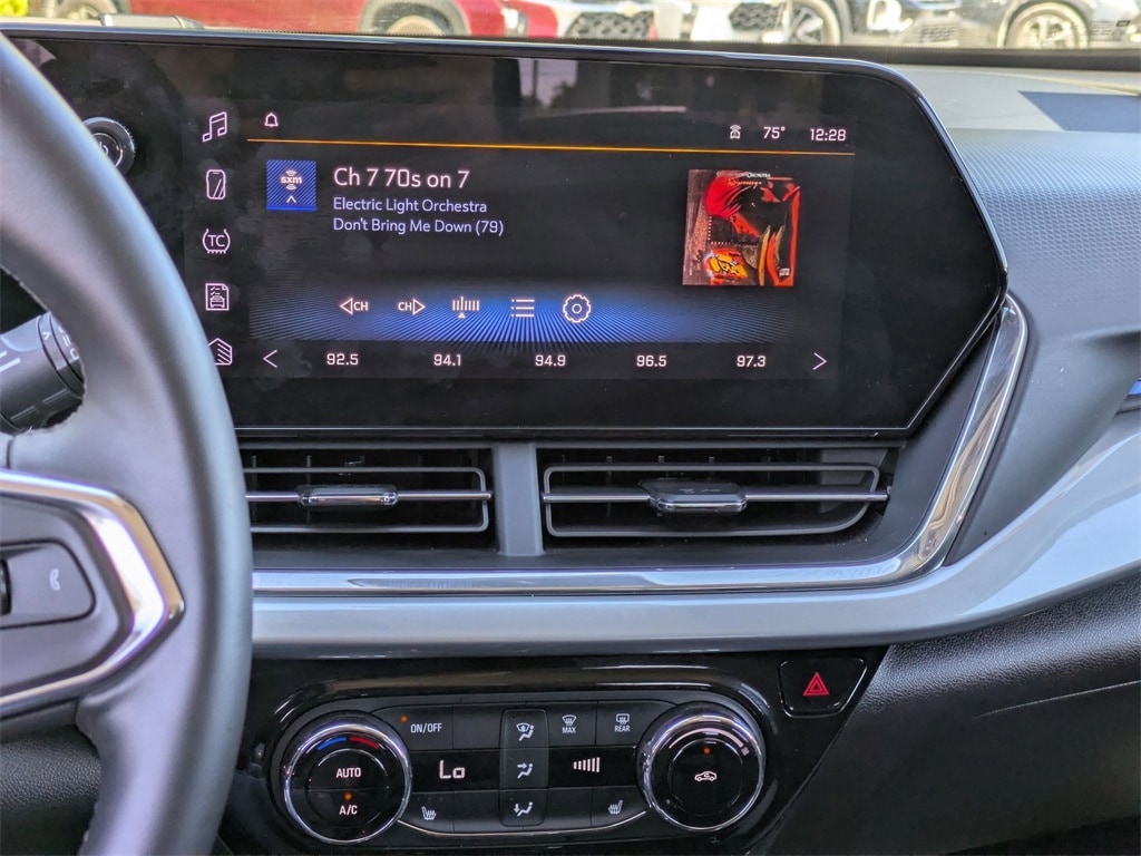 Thumbnail: 2025 Chevrolet Trax - 18