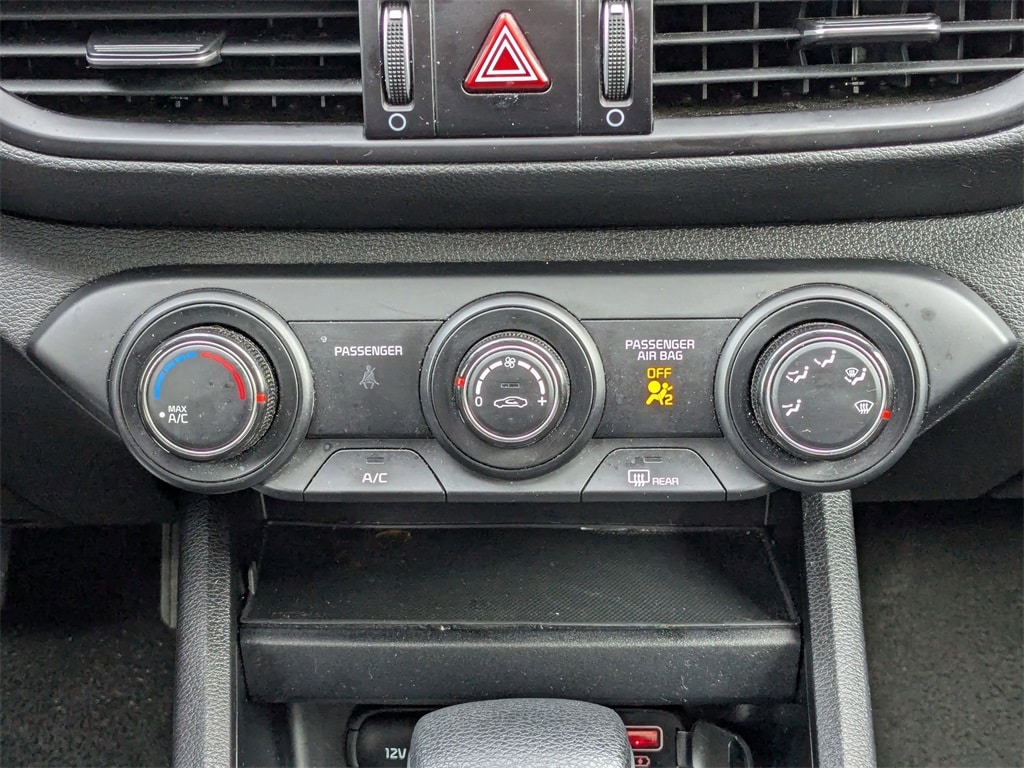 Thumbnail: 2024 Kia Forte - 24