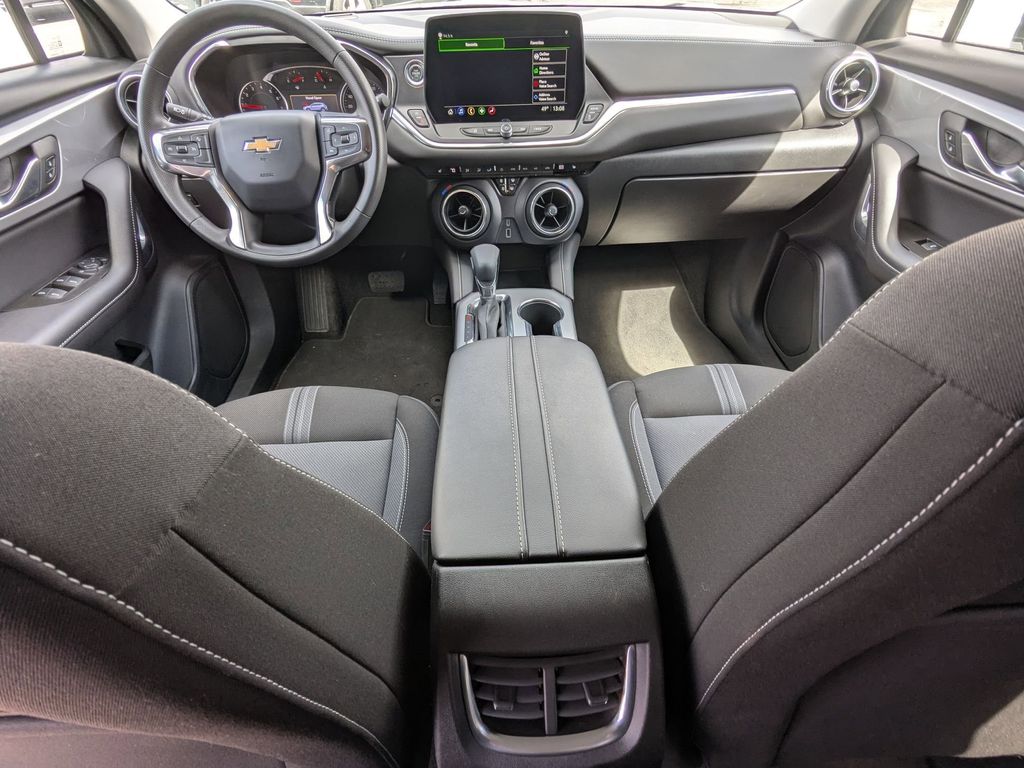 Thumbnail: 2025 Chevrolet Blazer - 28