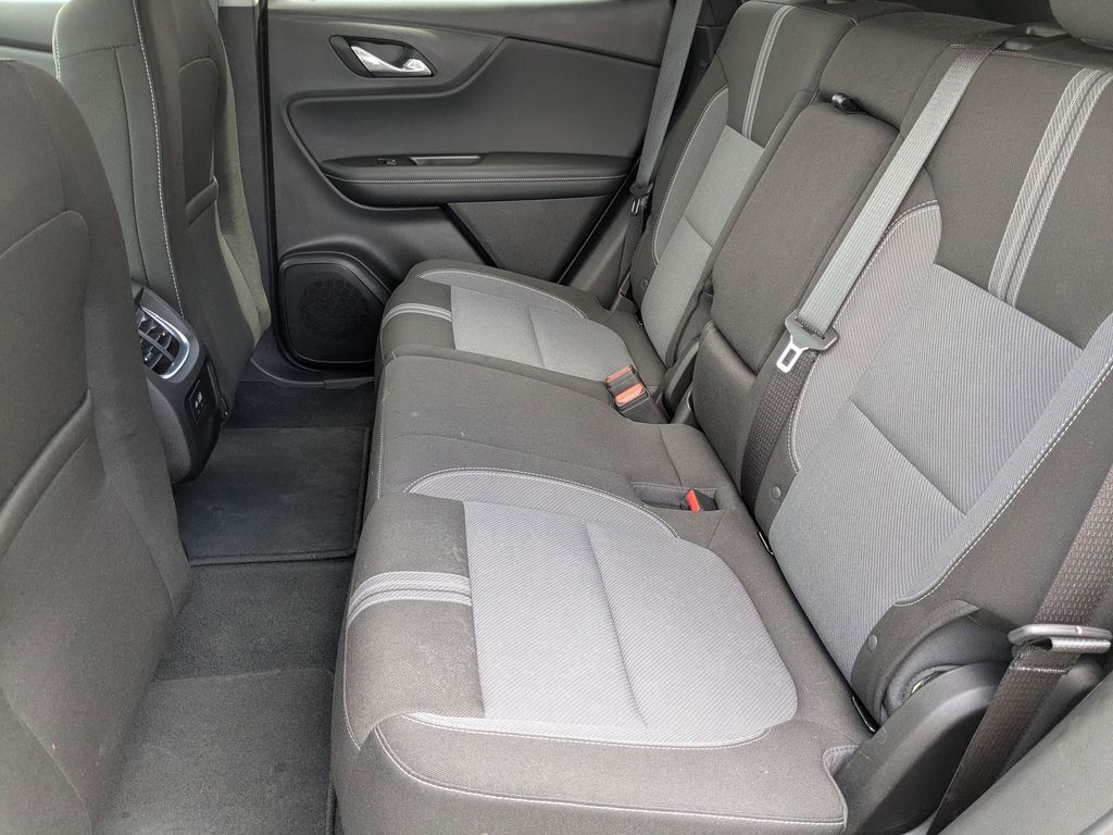 Thumbnail: 2025 Chevrolet Blazer - 27