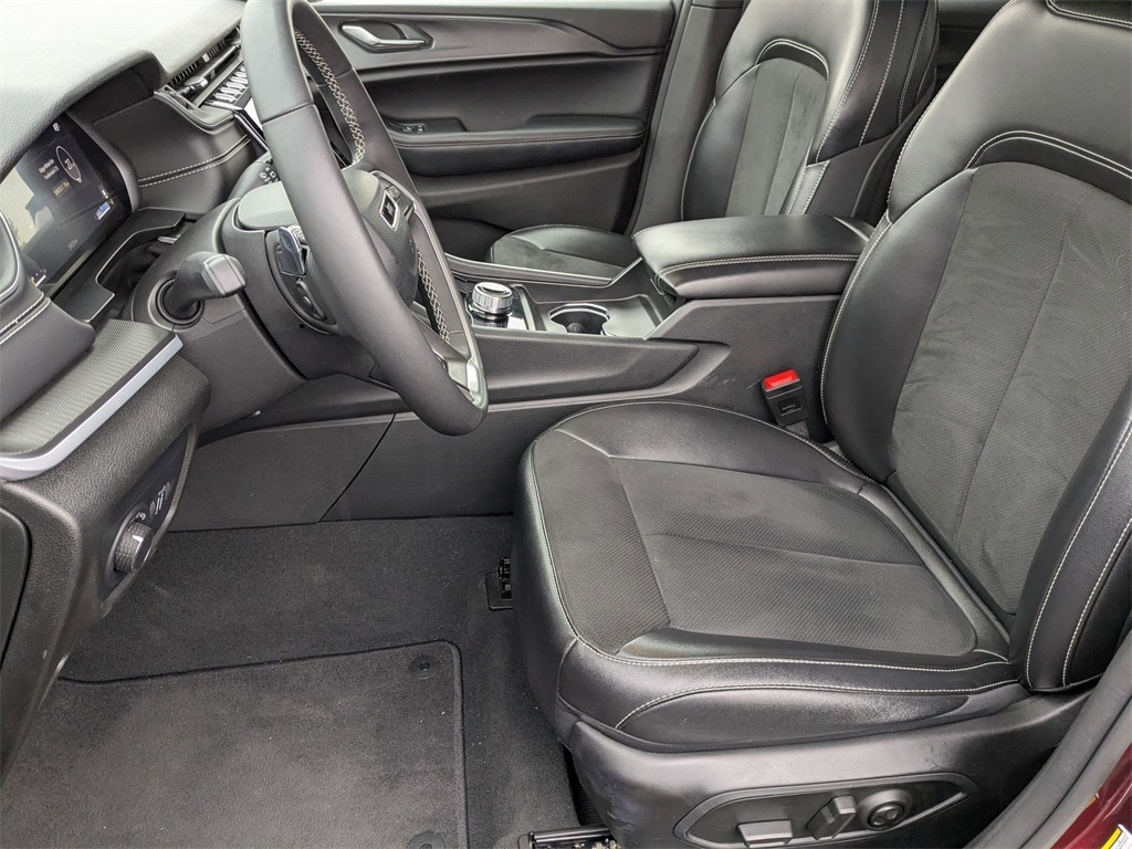 Thumbnail: 2024 Jeep Grand Cherokee - 18