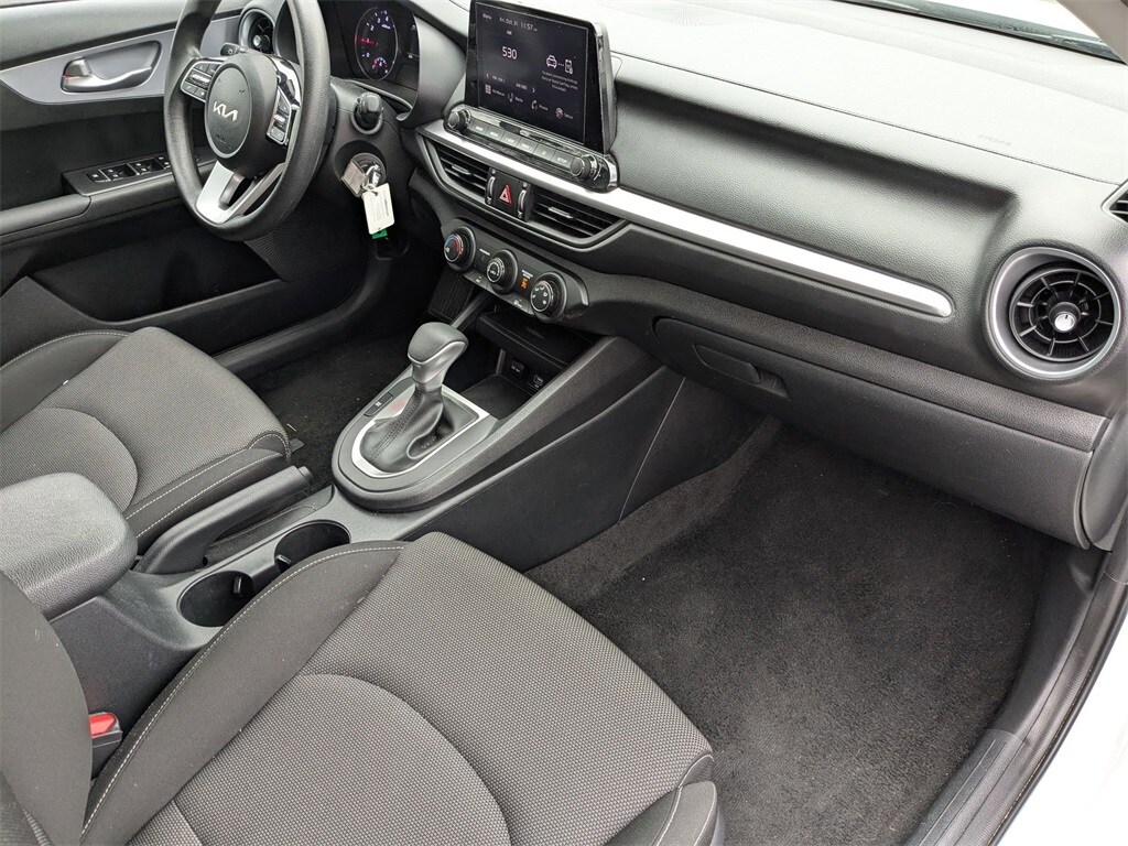 Thumbnail: 2024 Kia Forte - 32