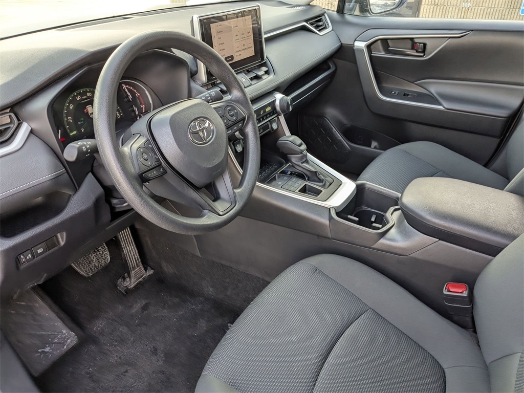 Thumbnail: 2025 Toyota RAV4 - 16